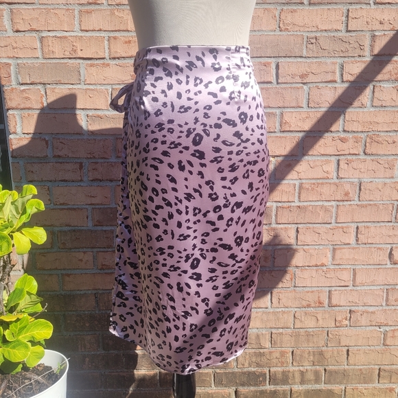 Nasty Gal Pink Leopard Print Wrap Skirt - Picture 7 of 13